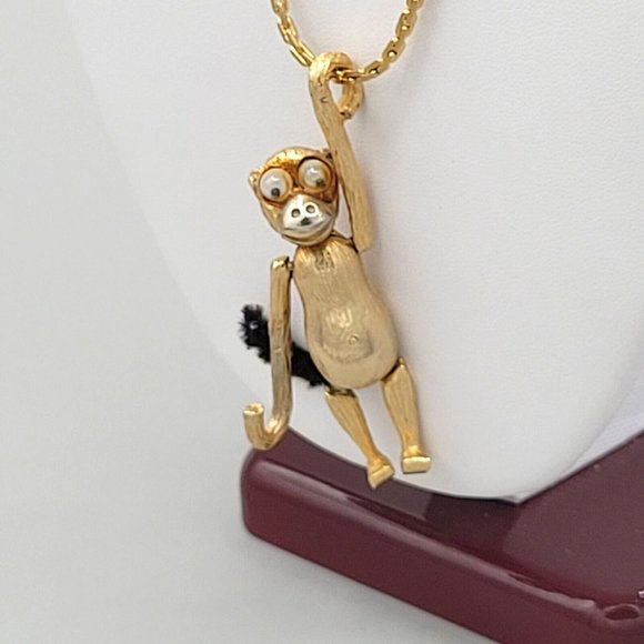 Pan Signed Monkey Pendant Gold Tone Cable Link Chain Fashion Necklace 19 in - Picture 3 of 9